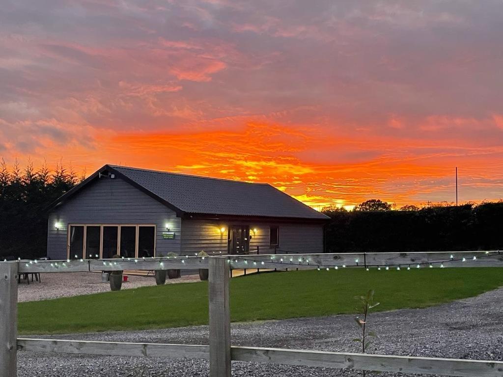 King Richard'S Luxury Lodge - Sleeps Up To 8 ,Dog Friendly ,Near Sherwood Forest At Fairview Farm In Nottingham Set In 88 Acres And Great For Groups,Family Gatherings,Corporate Events Eksteriør bilde
