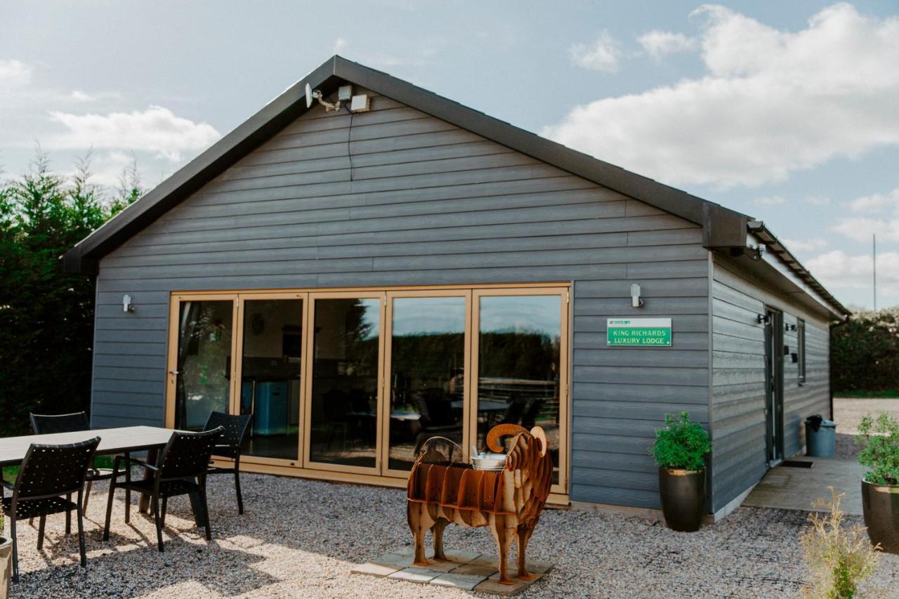 King Richard'S Luxury Lodge - Sleeps Up To 8 ,Dog Friendly ,Near Sherwood Forest At Fairview Farm In Nottingham Set In 88 Acres And Great For Groups,Family Gatherings,Corporate Events Eksteriør bilde