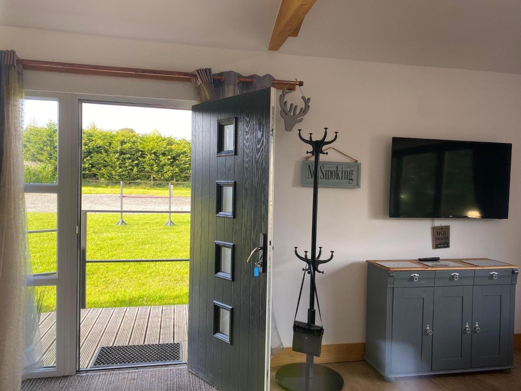 King Richard'S Luxury Lodge - Sleeps Up To 8 ,Dog Friendly ,Near Sherwood Forest At Fairview Farm In Nottingham Set In 88 Acres And Great For Groups,Family Gatherings,Corporate Events Eksteriør bilde