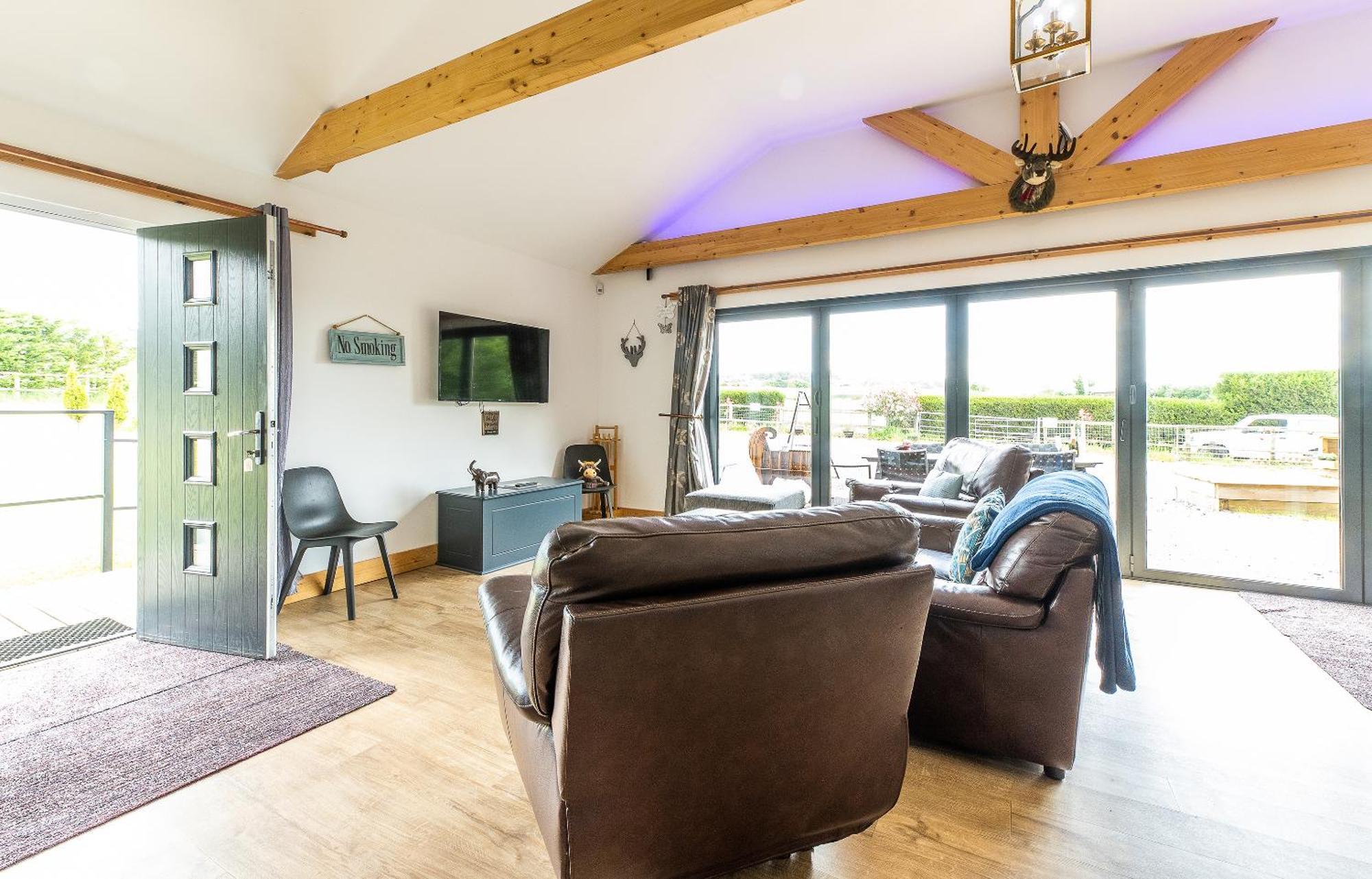 King Richard'S Luxury Lodge - Sleeps Up To 8 ,Dog Friendly ,Near Sherwood Forest At Fairview Farm In Nottingham Set In 88 Acres And Great For Groups,Family Gatherings,Corporate Events Eksteriør bilde