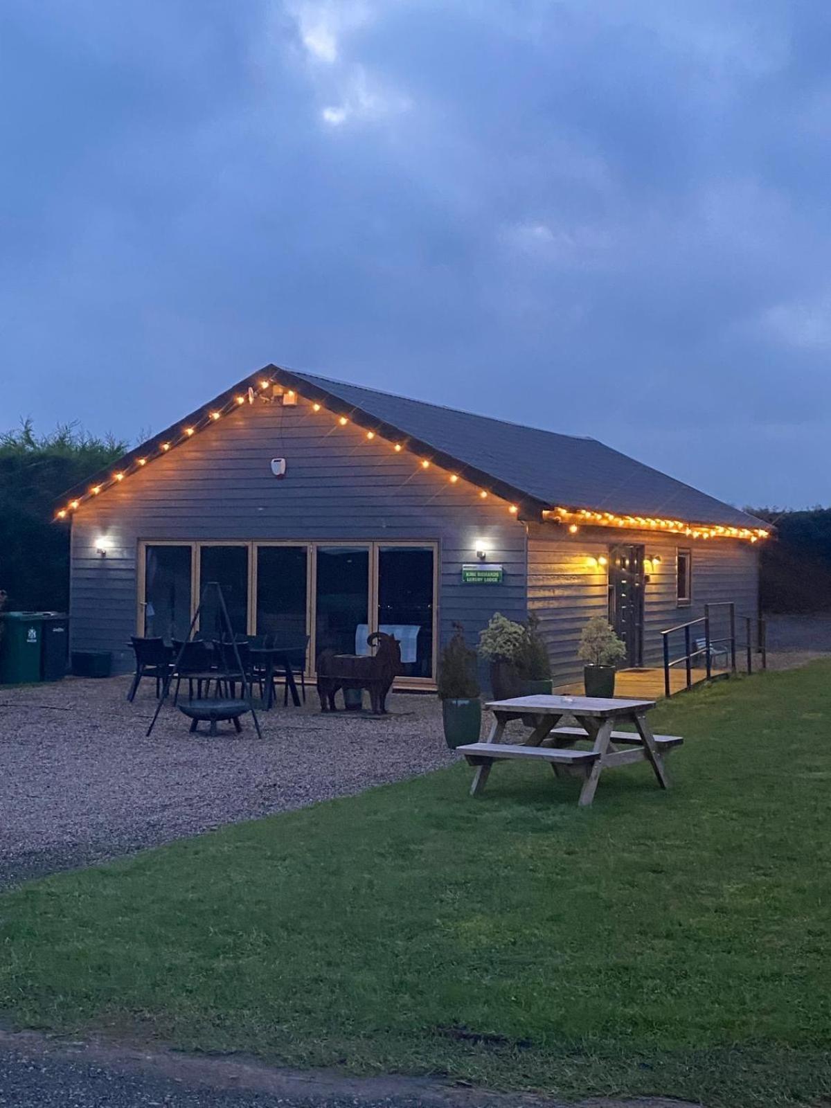 King Richard'S Luxury Lodge - Sleeps Up To 8 ,Dog Friendly ,Near Sherwood Forest At Fairview Farm In Nottingham Set In 88 Acres And Great For Groups,Family Gatherings,Corporate Events Eksteriør bilde